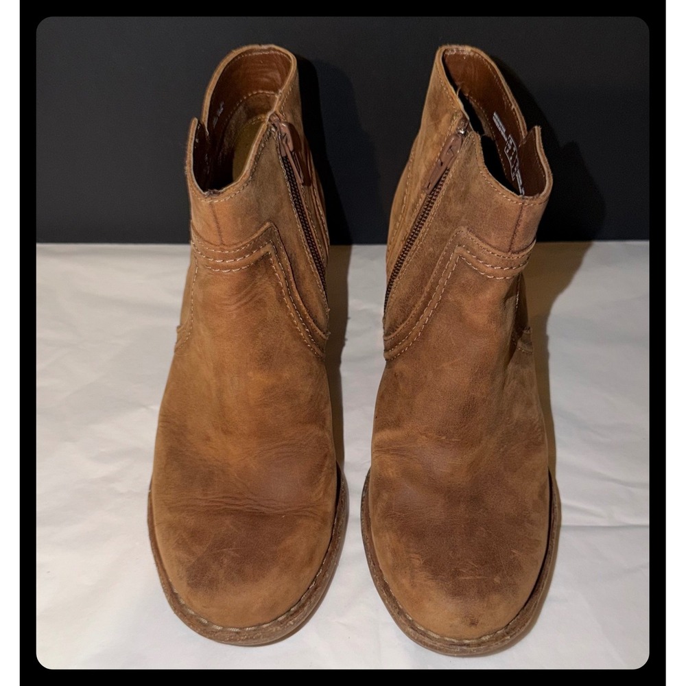 Clarks Carleta Paris Ankle Boots Women 8 Brown Suede Leather Block Heel Booties